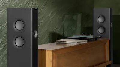 KEF LS60 in Carbon Black