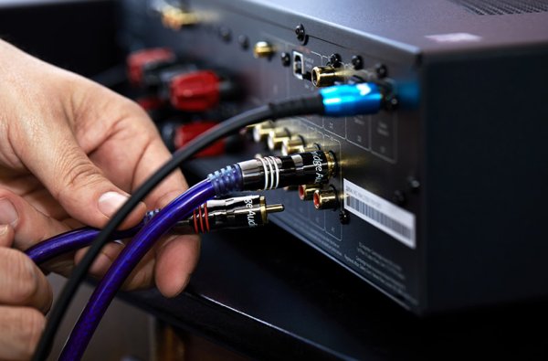 Cambridge Audio CXA61 connection